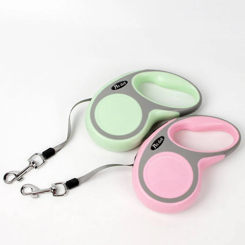 5 m retractable dog lead with anti-slip handle and brake button